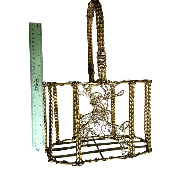 Christmas Basket Wire Reindeer Design Glittering Gold Tone Metal 13" x 9" x 5" - Picture 4 of 7